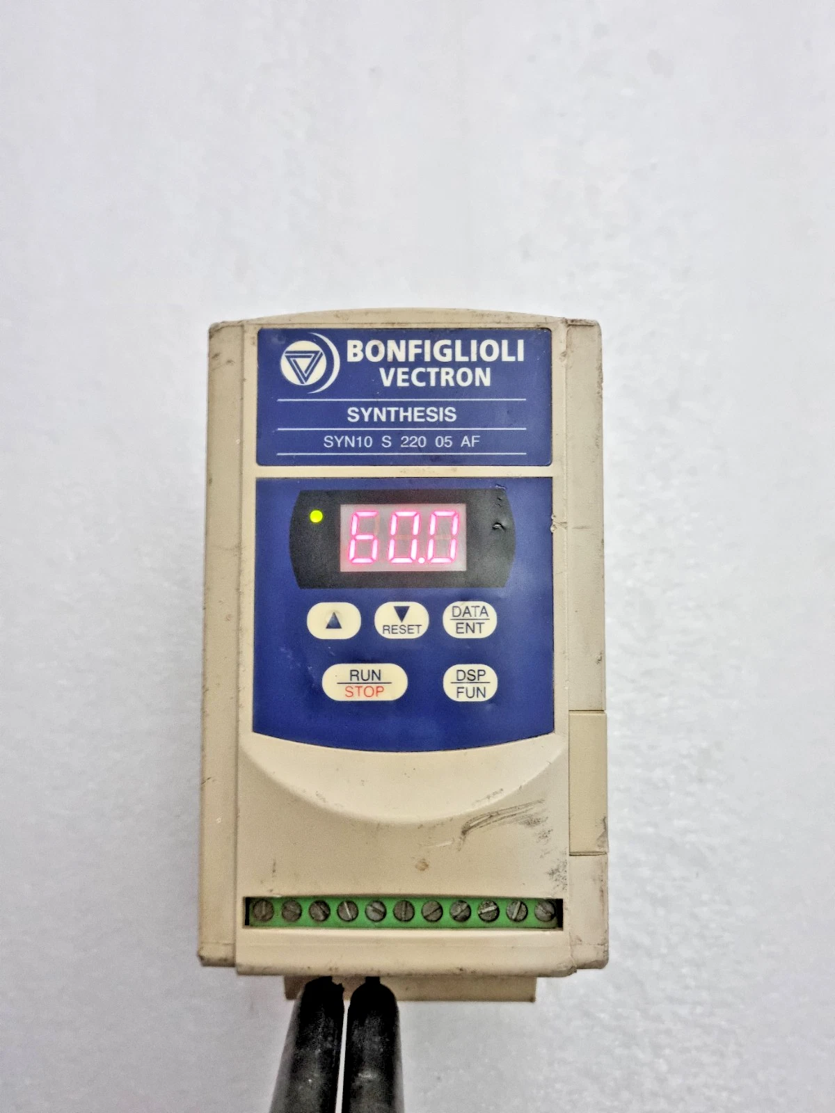 BONFIGLIOLI VECTRON SYN10 S 220 05 AF FREQUENCY CONVERTER SYNTHESIS SYN10